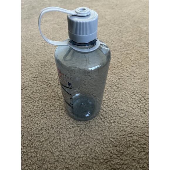 Taylor Swift 1989 (Taylor's Version) Eras Water Bottle. - Picture 4 of 4